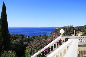 Villa with sea view for sale in Rayol Canadel