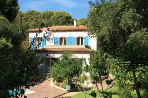 seaside house with pool in la Londe les Maures