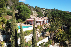 property with sea view for sale in Rayol Canadel