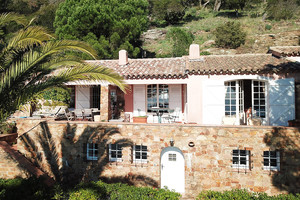 Villa with sea view for sale in Rayol Canadel