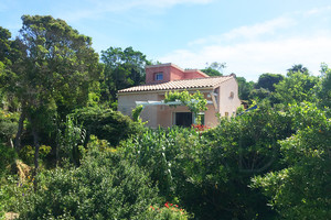 house with sea view for sale in Levant island