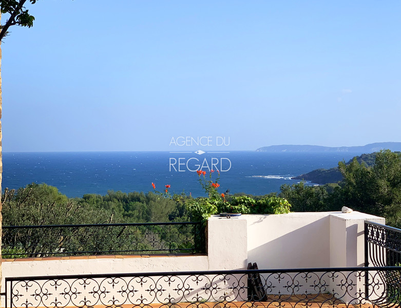 Sea view villa in Gaou Bnat , beach by feet ...- SOLD BY AGENCE DUE REGARD -