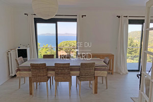 Sea view property in Cavalire le Lavanadou