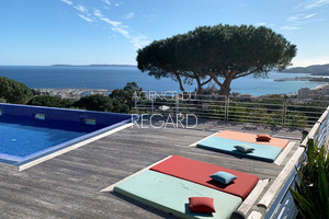 Property with sea view in le Lavandou