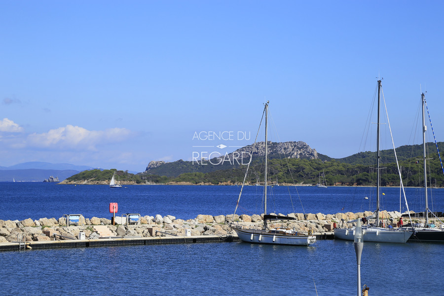 Sea view apartment on Porquerolles rooftops ...SOLD