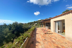 Property with sea view in la Londe les Maures