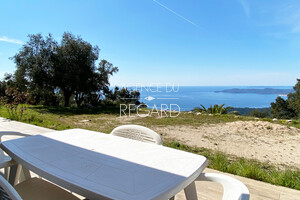 Sea view property in Le Lavandou