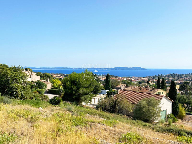 Building plot with sea view in Carqueiranne THIS PLOT HAS BEEN SOLD BY AGENCE DU REGARD