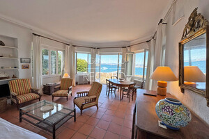 waterfront apartment in Porquerolles