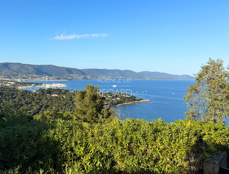 Property with sea view in Gaou Bnat, with boat garage... THIS PROPERTY IS UNDER PURCHASE OFFER BY L'AGENCE DU REGARD