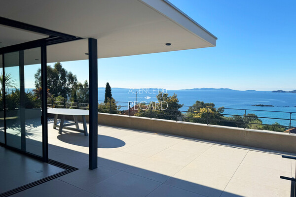 Property with panoramic sea view in Le Lavandou