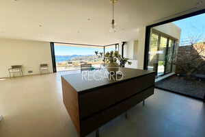 property with sea view in Le Lavandou