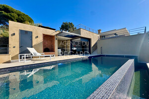 property with sea view in Le Lavandou