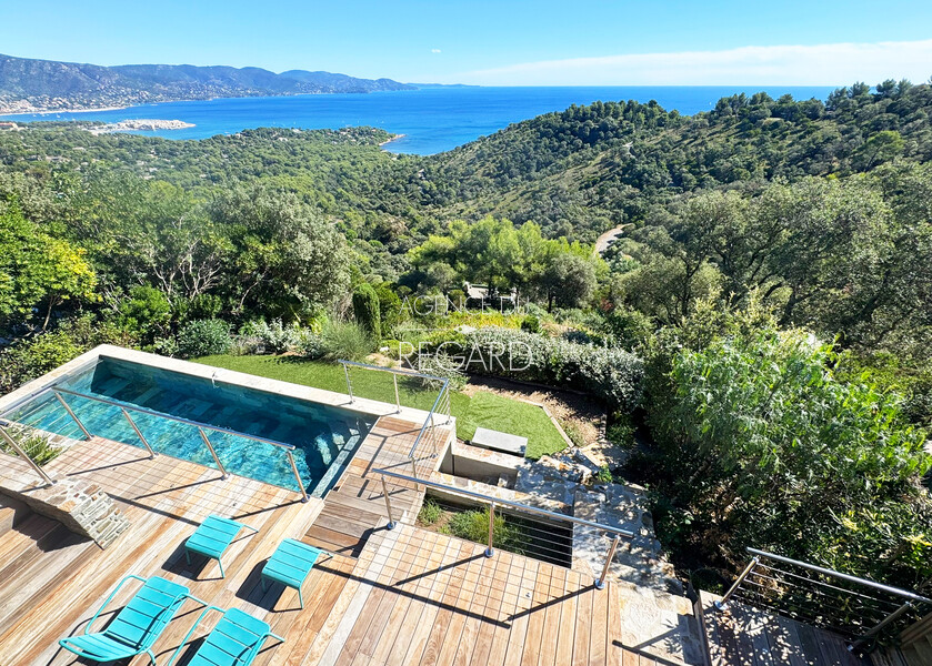 Property with sea view in Gaou B�nat