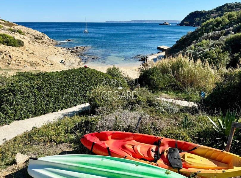 Cap B�nat, 5 minutes from the beach...