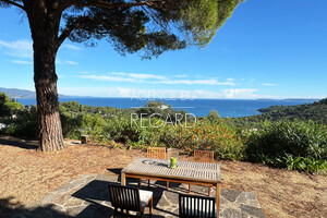 property with sea view in Gaou B�nat