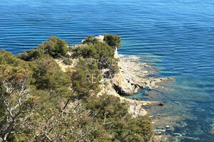 waterfront property in Cap B�nat