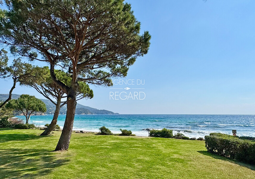 Beachfront Apartment in Le Lavandou...