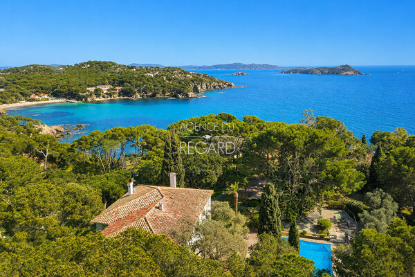 Port du Niel, second row from the sea�