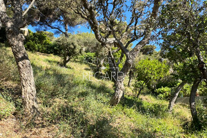 building plot with sea view in Gaou B�nat