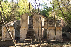 Castle to renovate in Gaou Bnat