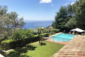 sea view property in Rayol Canadel