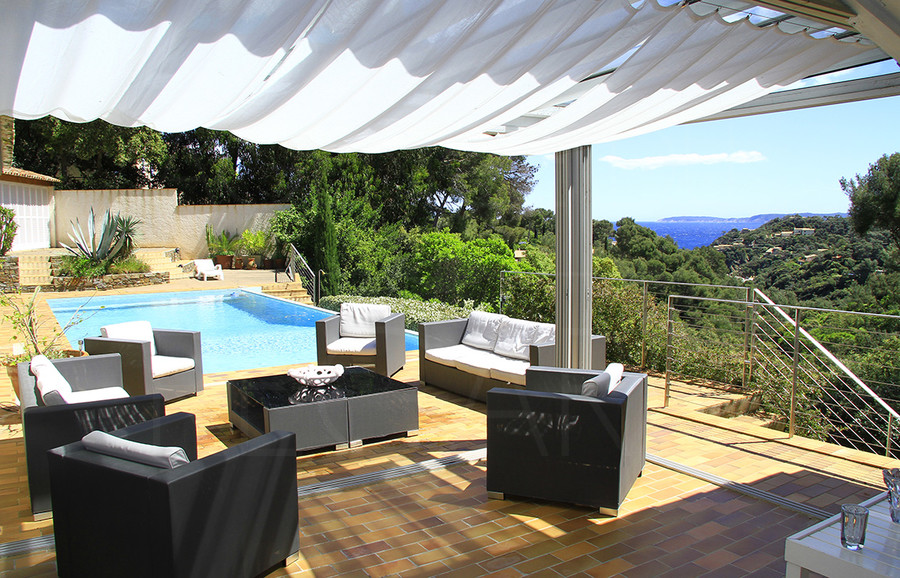 Sea view property in Cap Bnat - THIS PROPERTY HAS BEEN SOLD BY AGENCE DU REGARD
