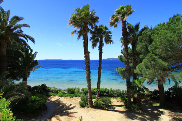 Waterfront property in Cavalire