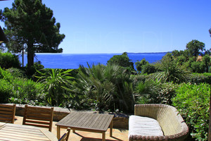 house with sea view in Rayol Canadel