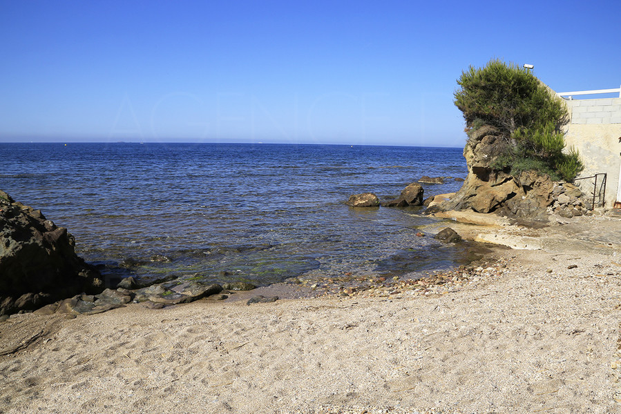 Carqueiranne with sea view - THIS VILLA HAS BEEN SOLD BY AGENCE DU REGARD