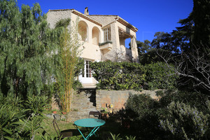 Villa with sea view sold by agence du Regard